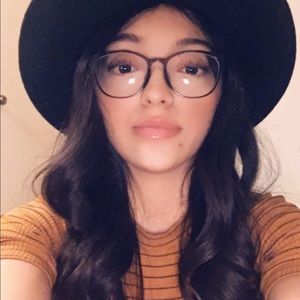 Meet your Posher, Evelyn